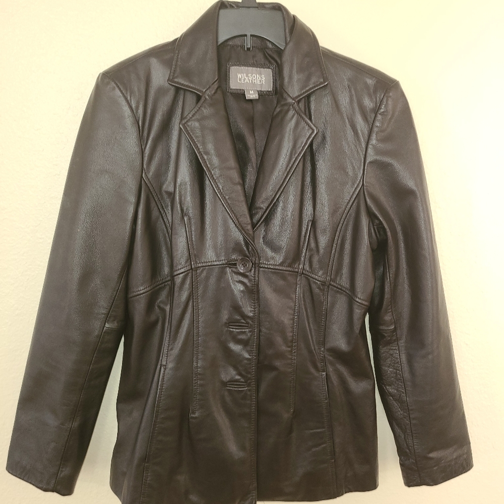 Women's Wilson Leather Coat w/ buttons
